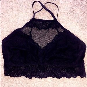 Black Strappy Crossback Bralette